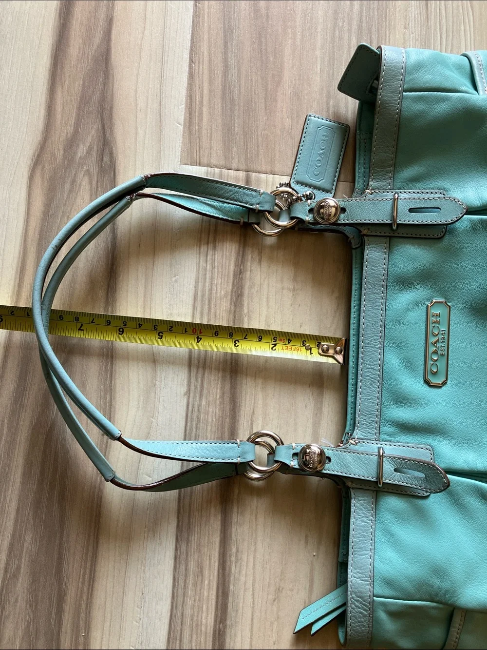 COACH GALLERY NORTH SOUTH TOTE EXCELLENT CONDITION